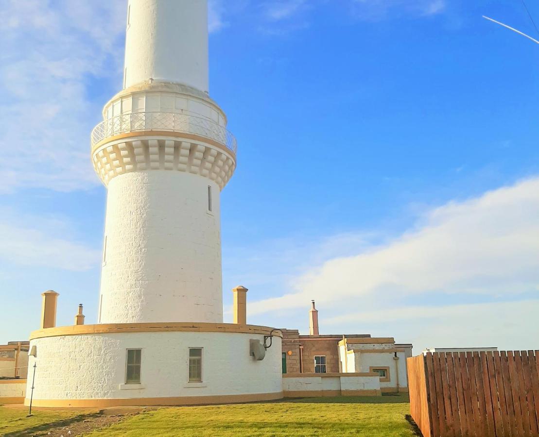 Aberdeen Lighthouse Cottages - Coastal, Dolphins Exterior photo